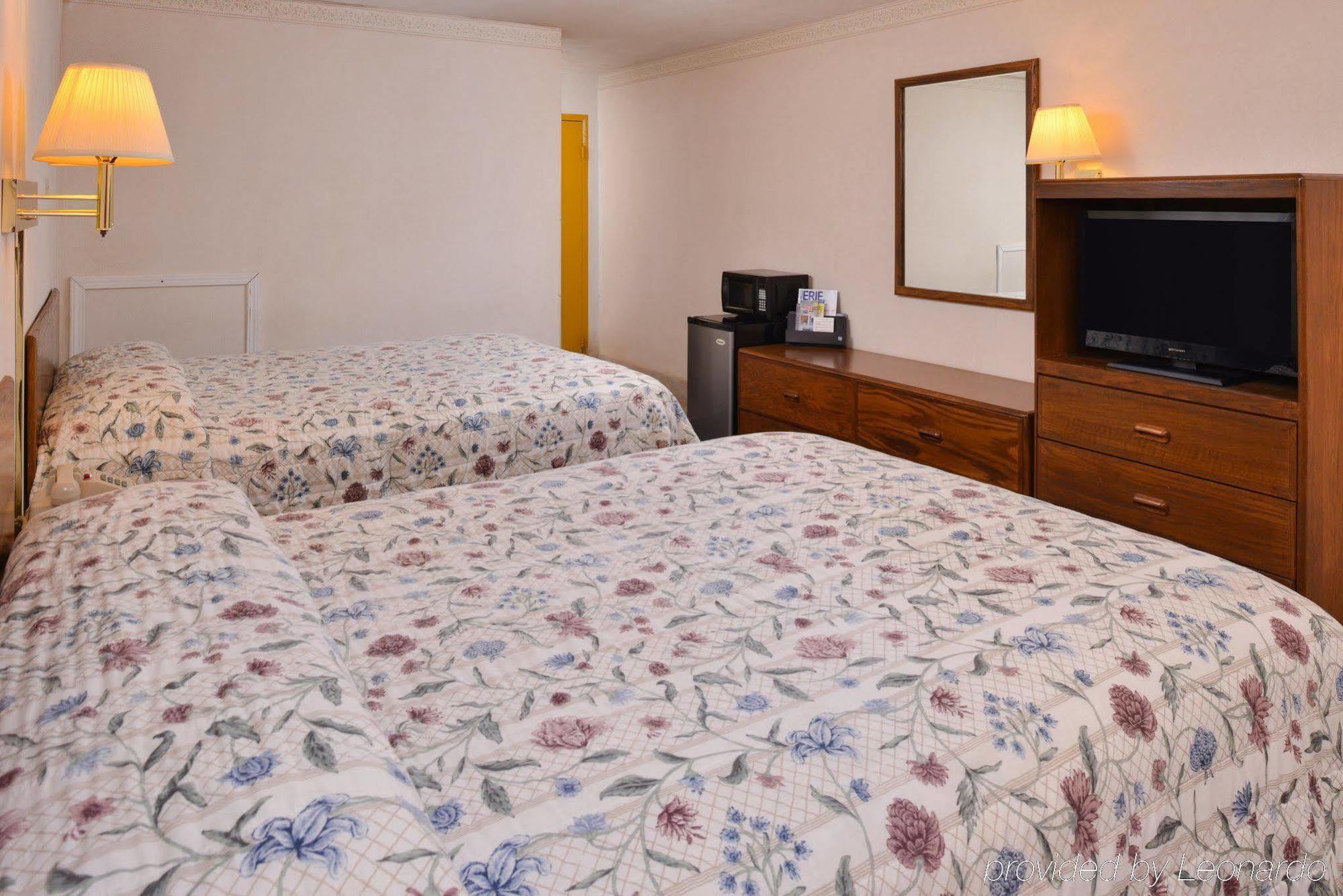 Red Carpet Inn Норт-Ист Экстерьер фото