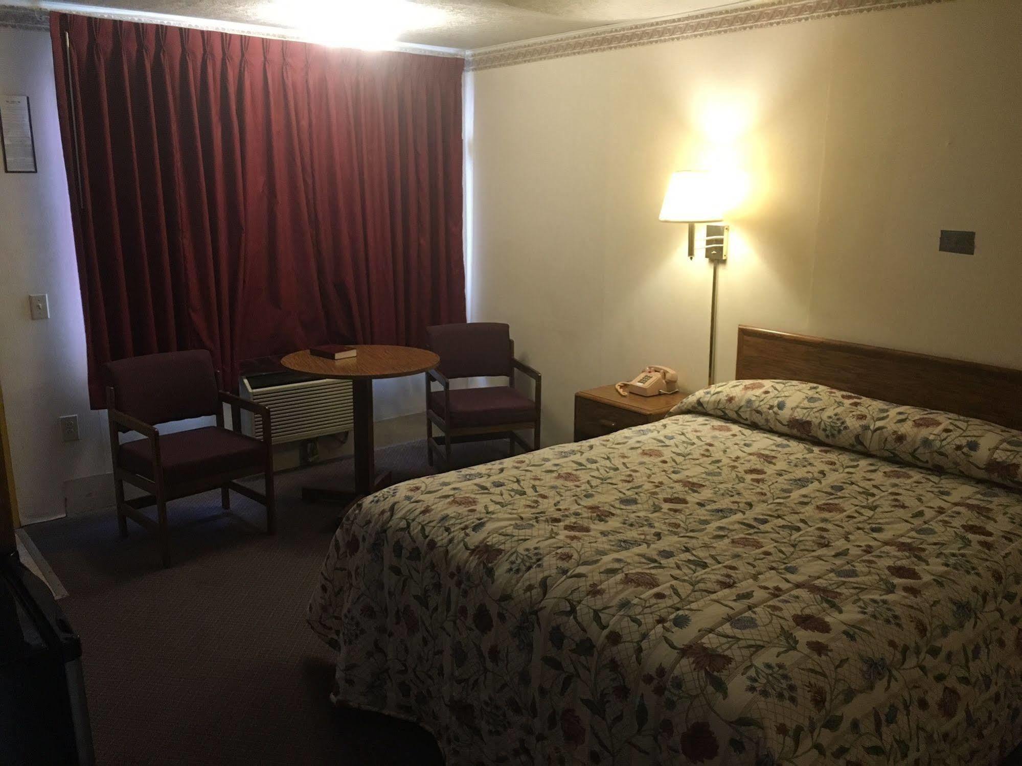 Red Carpet Inn Норт-Ист Экстерьер фото