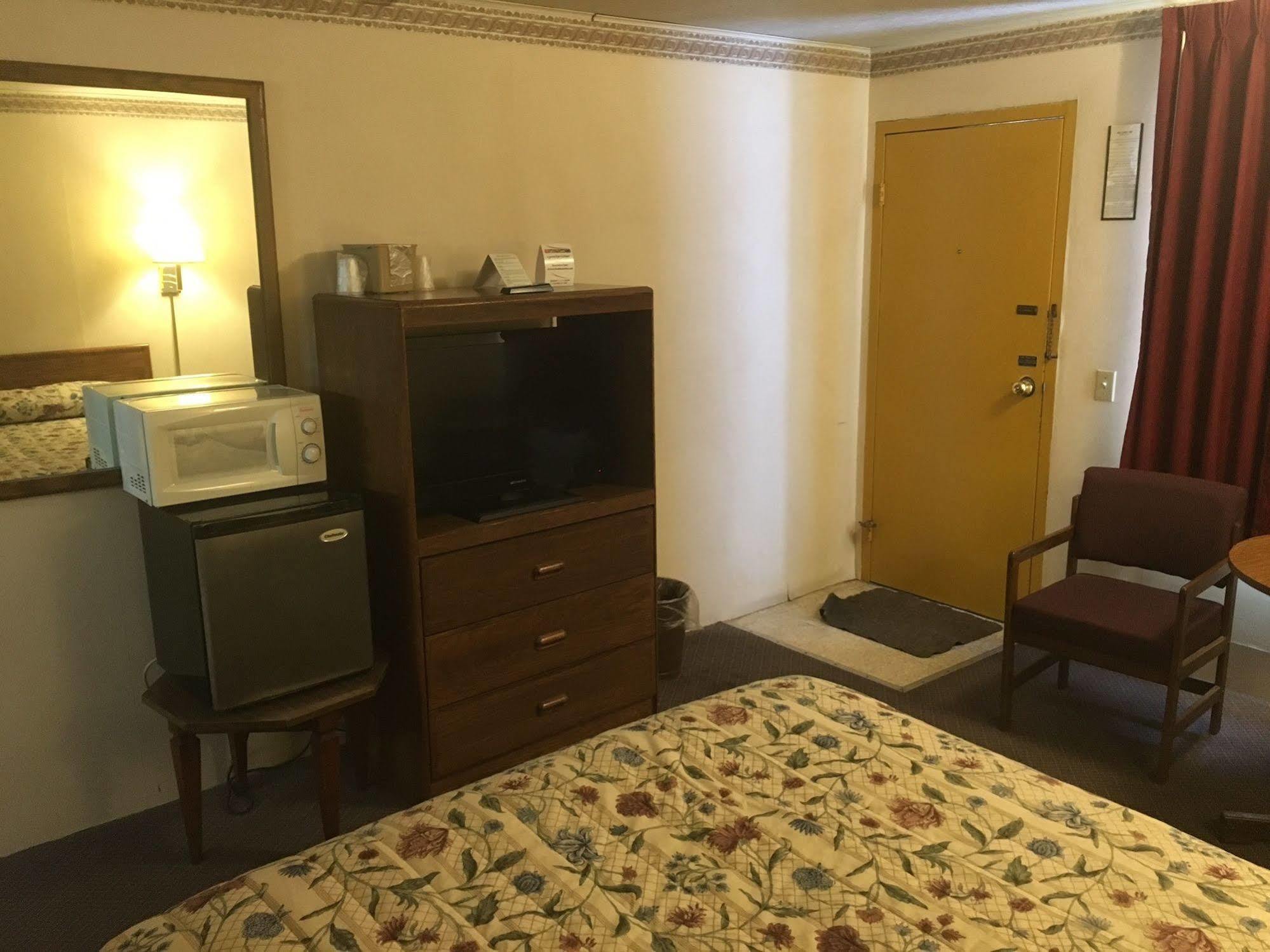 Red Carpet Inn Норт-Ист Экстерьер фото